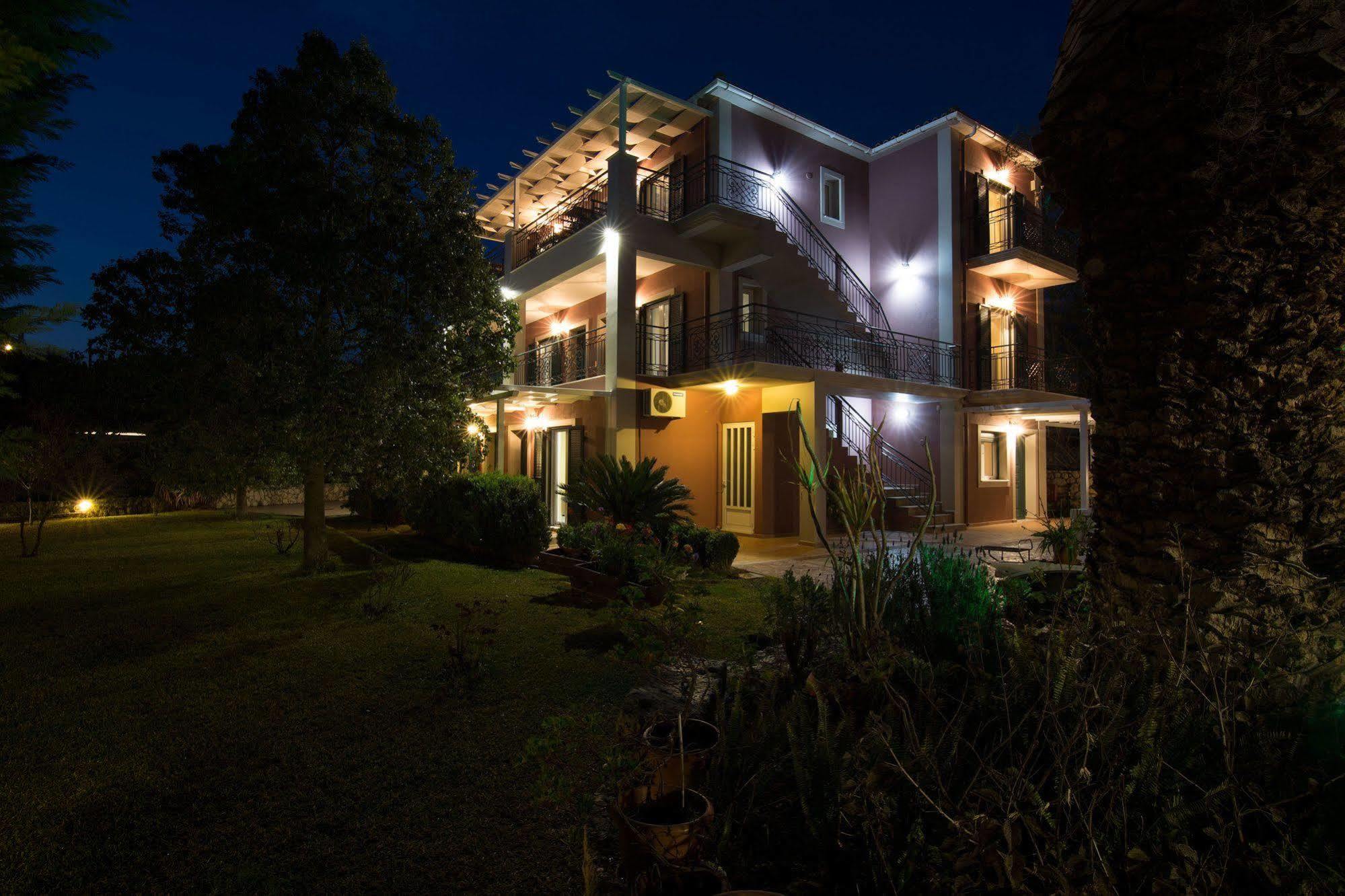 Dina Apartments Razata Exterior photo
