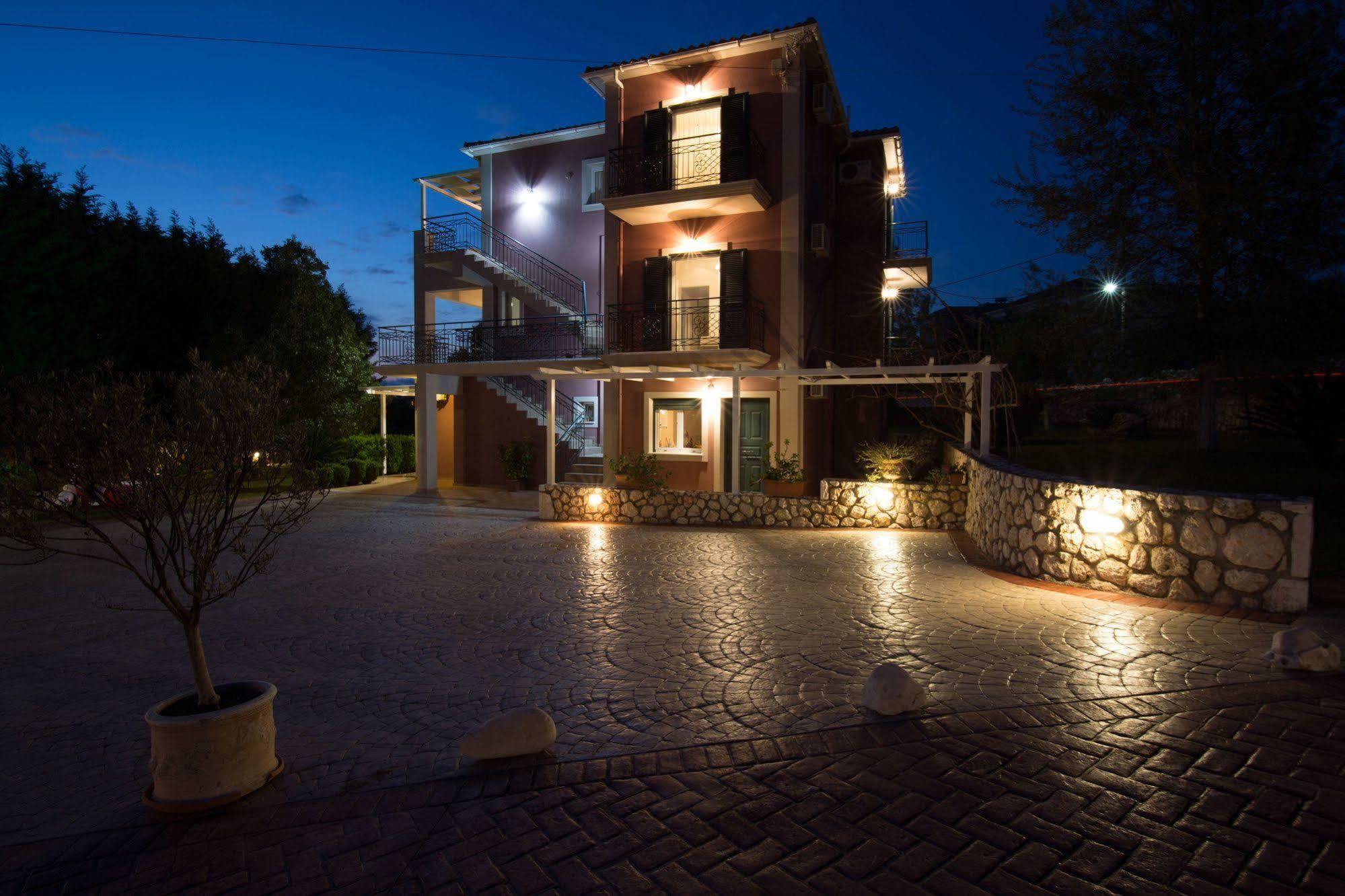 Dina Apartments Razata Exterior photo